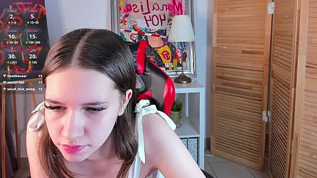 Snapshot of MollysMiawko chatting on February 5, 2026, 2:43 pm MollysMiawko online show from February 5, 2026, 2:43 pm