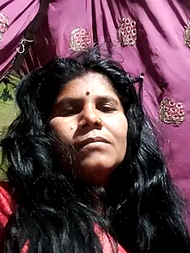 Hot di97 online show from February 22, 2026, 9:46 pm