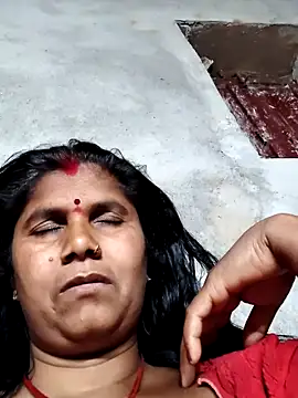 Hot di97 online show from April 20, 2026, 8:21 pm