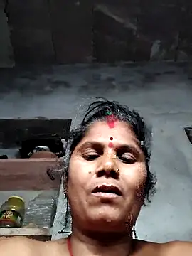 Snapshot of Hot_di97 chatting on April 26, 2026, 2:37 pm Hot di97 online show from April 26, 2026, 2:37 pm
