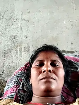 Snapshot of Hot_di97 chatting on May 15, 2026, 11:01 pm Hot di97 online show from May 15, 2026, 11:01 pm