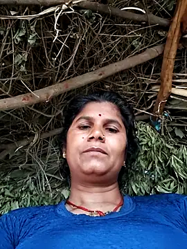 Snapshot of Hot_di97 chatting on June 2, 2026, 12:23 am Hot di97 online show from June 2, 2026, 12:23 am
