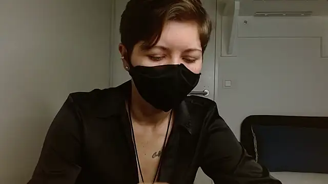 Alexxa XX online show from February 2, 2026, 8:40 pm