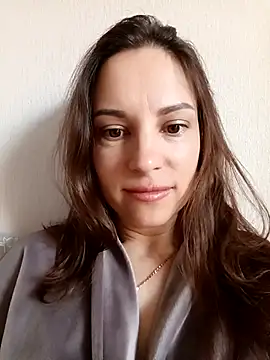 She-Moon online show from April 14, 2026, 5:57 am