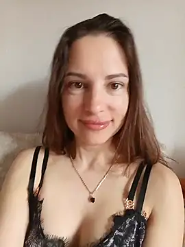 Snapshot of She-Moon chatting on May 31, 2026, 5:59 am She-Moon online show from May 31, 2026, 5:59 am