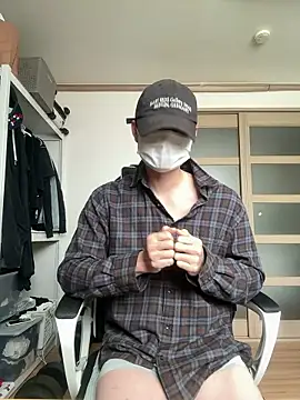 Alexkimsumin online show from April 19, 2026, 3:50 am