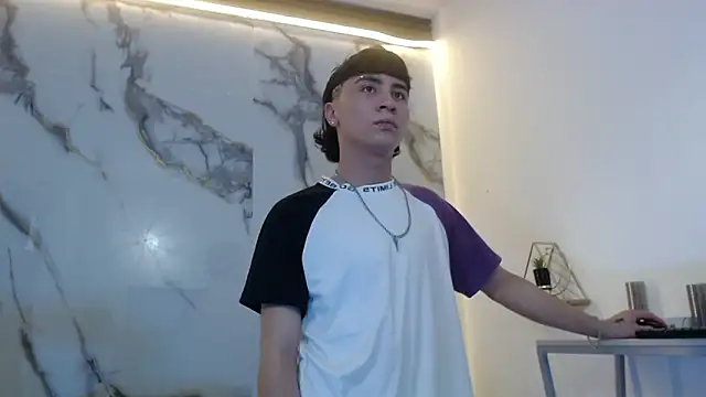 XanderGrey8 online show from April 20, 2026, 7:15 pm