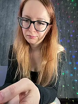 coy girl  online show from February 5, 2026, 11:37 am