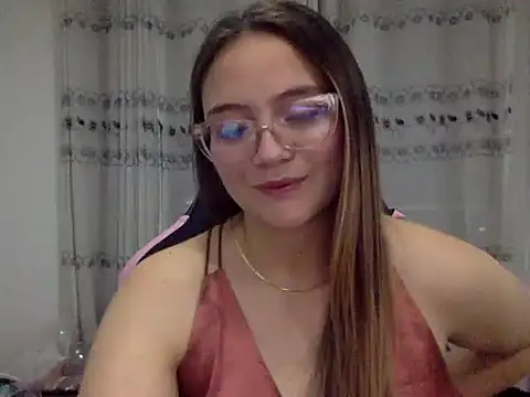 Snapshot of LOLA_R_ chatting on February 14, 2026, 12:18 am LOLA R online show from February 14, 2026, 12:18 am