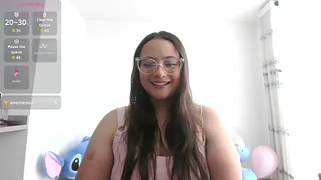 Snapshot of LOLA_R_ chatting on May 11, 2026, 6:38 pm LOLA R online show from May 11, 2026, 6:38 pm