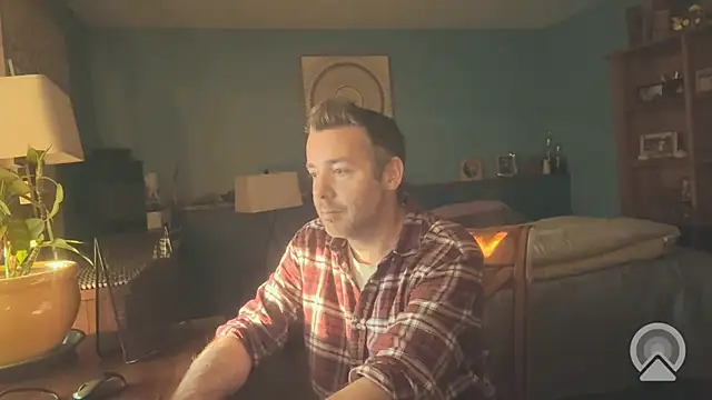 chrisw8140 online show from April 20, 2026, 12:35 am