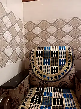 Cute purnima143 online show from April 14, 2026, 5:02 am