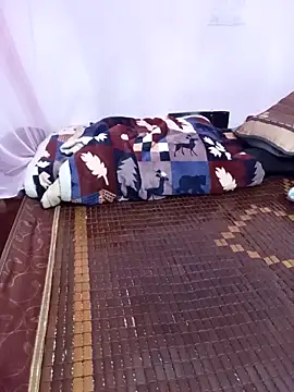 Phoebe-e online show from April 18, 2026, 10:54 pm