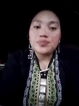 LingLing002 online show from February 17, 2026, 3:36 am