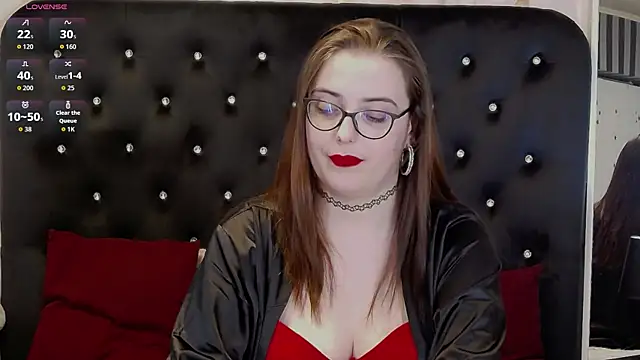 Snapshot of JulieAnnX chatting on May 7, 2026, 5:57 am JulieAnnX online show from May 7, 2026, 5:57 am