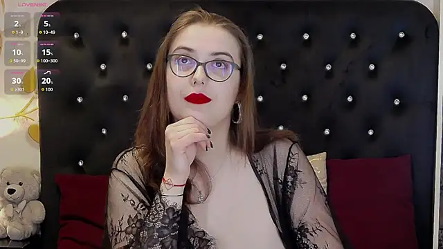 Snapshot of JulieAnnX chatting on May 24, 2026, 6:07 am JulieAnnX online show from May 24, 2026, 6:07 am