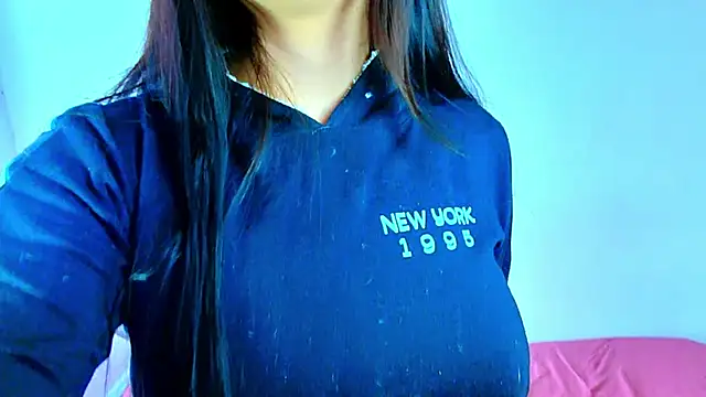 Snapshot of Anniecute__ chatting on June 5, 2026, 4:56 pm Anniecute online show from June 5, 2026, 4:56 pm