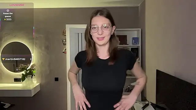 ChrisAmott online show from April 22, 2026, 4:19 pm