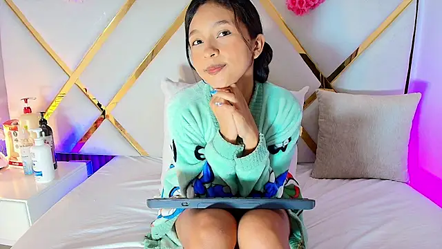 Real virgin Pussy online show from July 21, 2026, 7:49 pm