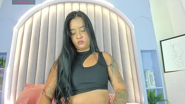 ChloeeMiller   online show from February 12, 2026, 11:49 am