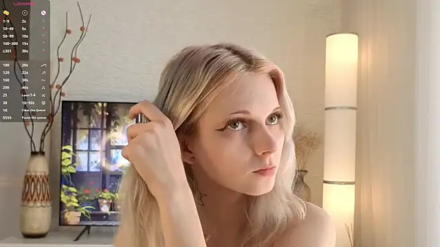 Snapshot of JuanaSumma chatting on June 2, 2026, 6:04 am JuanaSumma online show from June 2, 2026, 6:04 am
