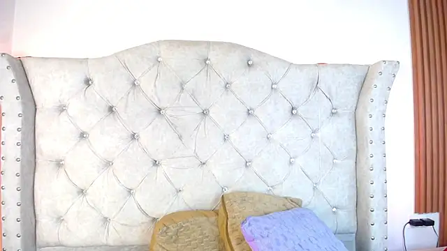 Snapshot of Violet_Collins1 chatting on June 4, 2026, 9:37 am Violet Collins1 online show from June 4, 2026, 9:37 am