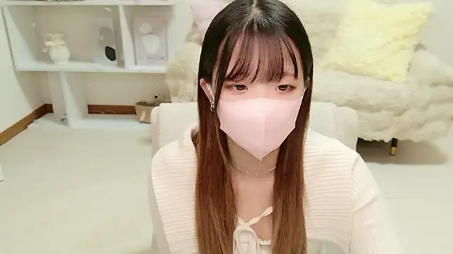 Snapshot of NOA_cha chatting on April 17, 2026, 5:05 pm NOA cha online show from April 17, 2026, 5:05 pm