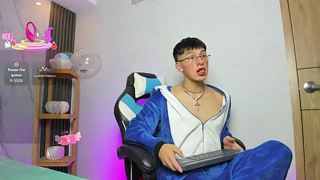 Alexander Collinss online show from March 8, 2026, 3:43 am