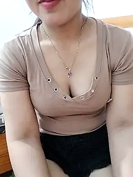 MaiNgoc sexy online show from April 19, 2026, 1:32 pm