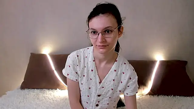 Snapshot of ThoraMarola chatting on April 24, 2026, 4:04 am ThoraMarola online show from April 24, 2026, 4:04 am