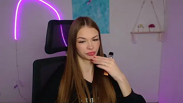 Lina Loveuu online show from April 21, 2026, 11:27 am