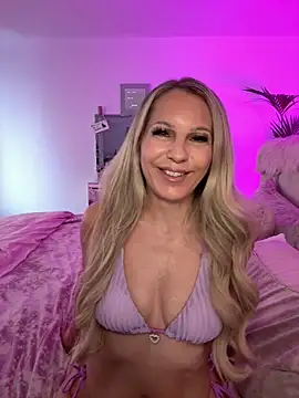 JulieSol online show from May 12, 2026, 6:32 am