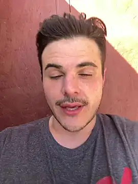 Snapshot of Derekmars chatting on April 5, 2026, 10:40 pm Derekmars online show from April 5, 2026, 10:40 pm