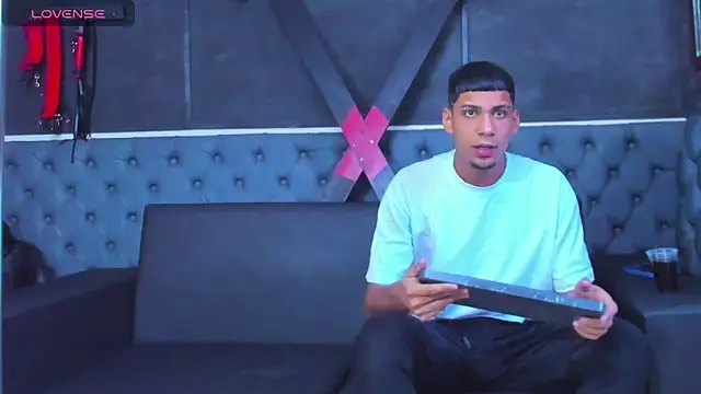 ALEX KEITH26 online show from April 22, 2026, 11:45 am