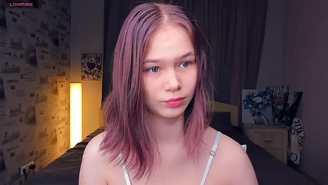 Snapshot of OwlLynn chatting on January 17, 2026, 8:41 am OwlLynn online show from January 17, 2026, 8:41 am