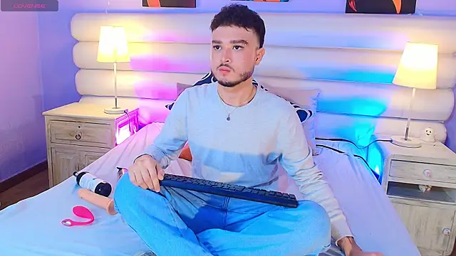Snapshot of Salvattore_Muller chatting on July 19, 2026, 11:08 pm Salvattore Muller online show from July 19, 2026, 11:08 pm