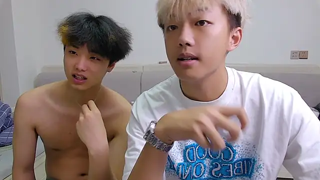 Chocolates-001 online show from April 2, 2026, 8:34 am