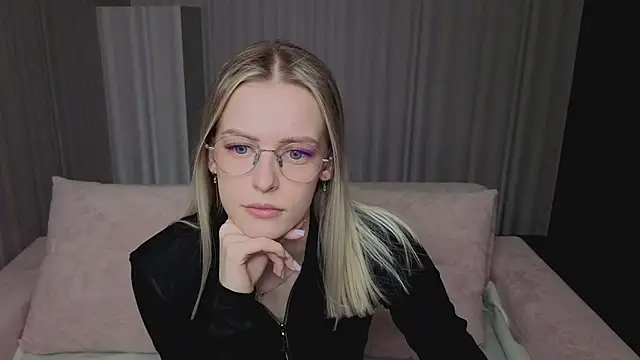 kittie like18 online show from March 17, 2026, 12:48 am