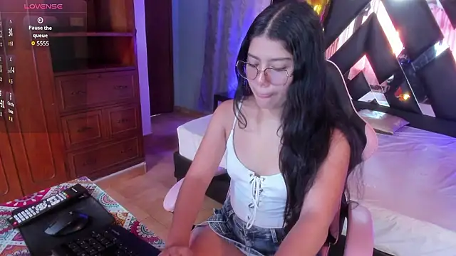 michell sweetiee online show from March 17, 2026, 7:06 pm