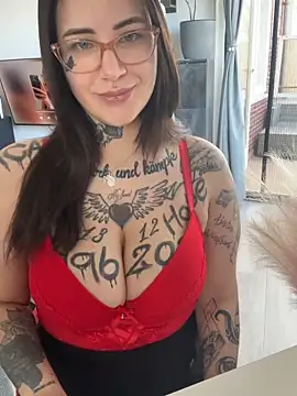 NyxTattoo online show from April 9, 2026, 8:20 am