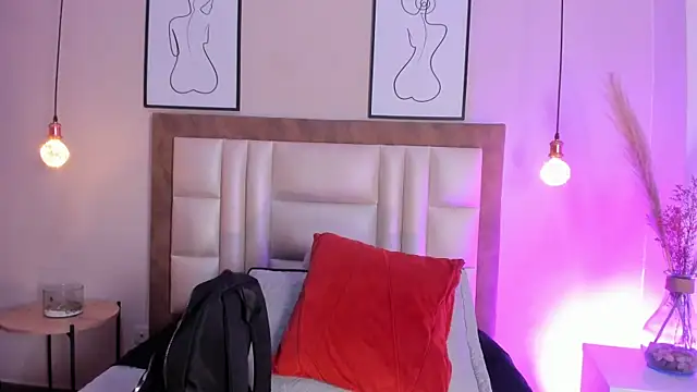 TessaMonroee online show from February 10, 2026, 6:23 pm