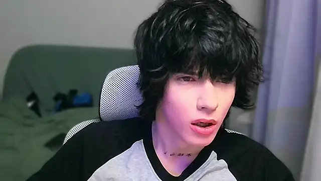 LeonBoykisser online show from February 3, 2026, 12:10 pm