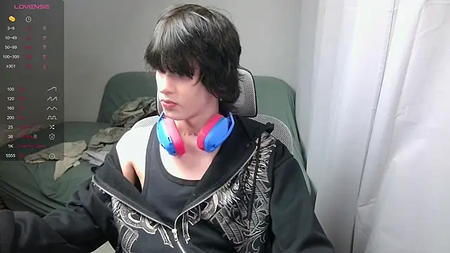 LeonBoykisser online show from February 26, 2026, 8:35 am