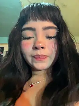 Snapshot of pinkybombon chatting on June 12, 2026, 6:51 pm pinkybombon online show from June 12, 2026, 6:51 pm