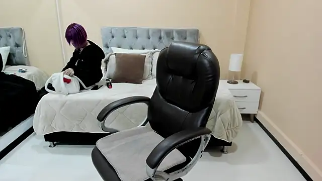 Bela Craxkerr online show from February 15, 2026, 11:52 am