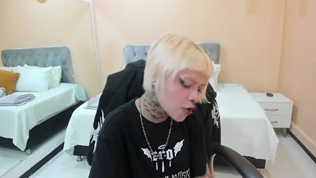 Bela Craxkerr online show from April 23, 2026, 12:51 pm