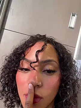 Snapshot of LizStorm_ chatting on May 13, 2026, 12:13 pm LizStorm online show from May 13, 2026, 12:13 pm