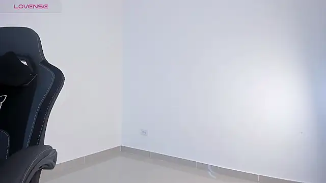 skinnyy  16 online show from March 7, 2026, 9:39 am