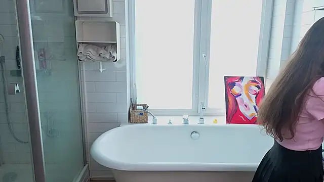 CinthiaSluis online show from March 5, 2026, 4:52 am