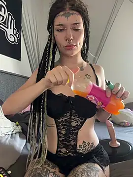 Snapshot of demonLamia chatting on July 23, 2026, 2:15 pm demonLamia online show from July 23, 2026, 2:15 pm